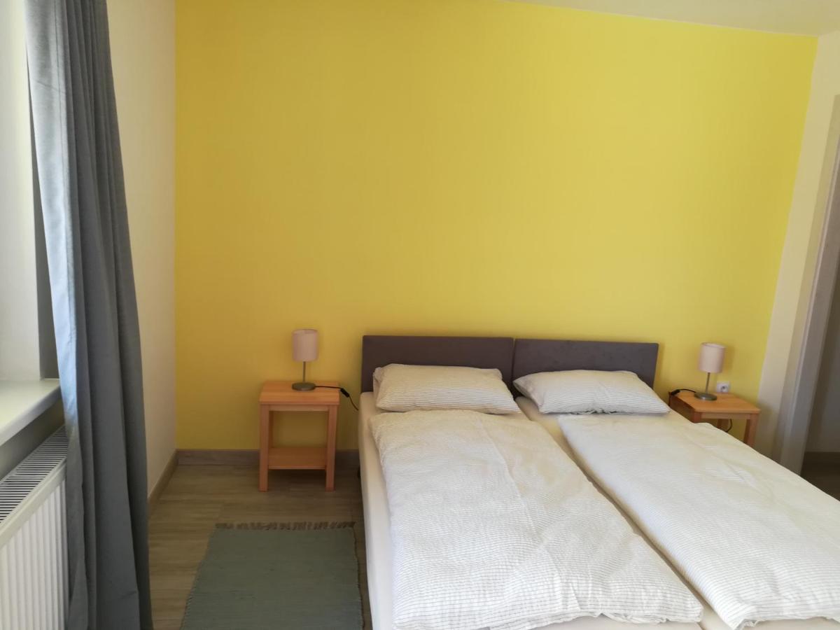 Zlatno 66 Bed & Breakfast Zlate Moravce Exterior photo